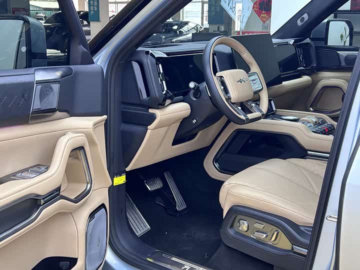 Фото 3 - BYD FangChengBao Leopard 8