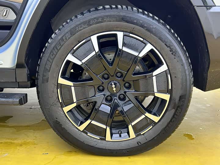 Фото 7 - BYD FangChengBao Leopard 8