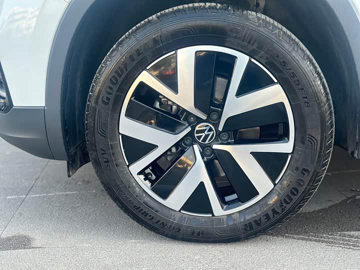 Фото 8 - Volkswagen Tayron