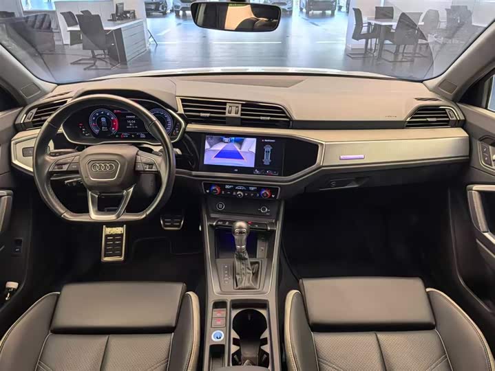 Фото 8 - Audi Q3