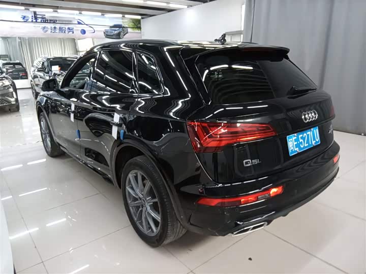 Фото 5 - Audi Q5L