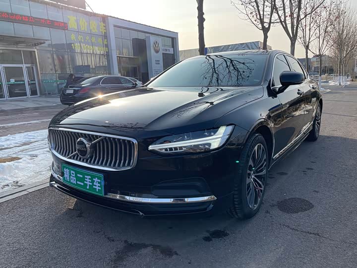Фото 1 - Volvo S90