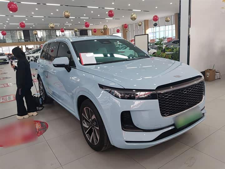 Фото 4 - LiXiang One