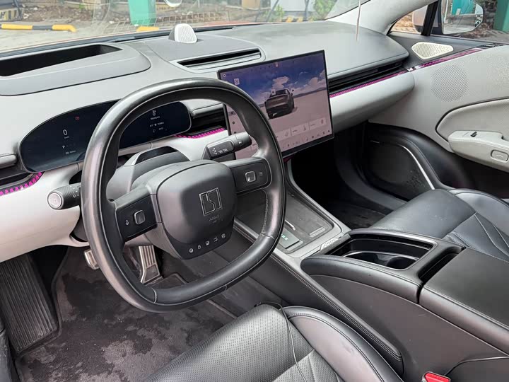 Фото 3 - Zeekr 007