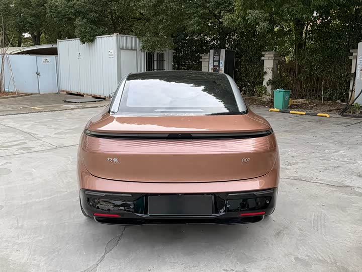 Фото 8 - Zeekr 007