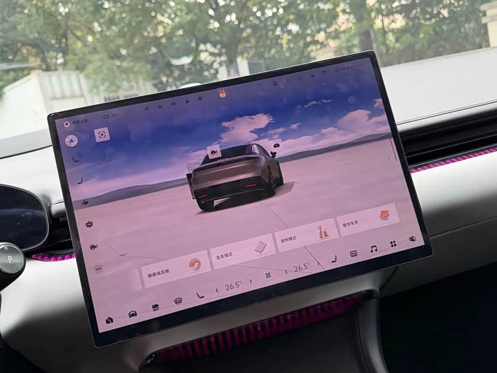 Фото 9 - Zeekr 007