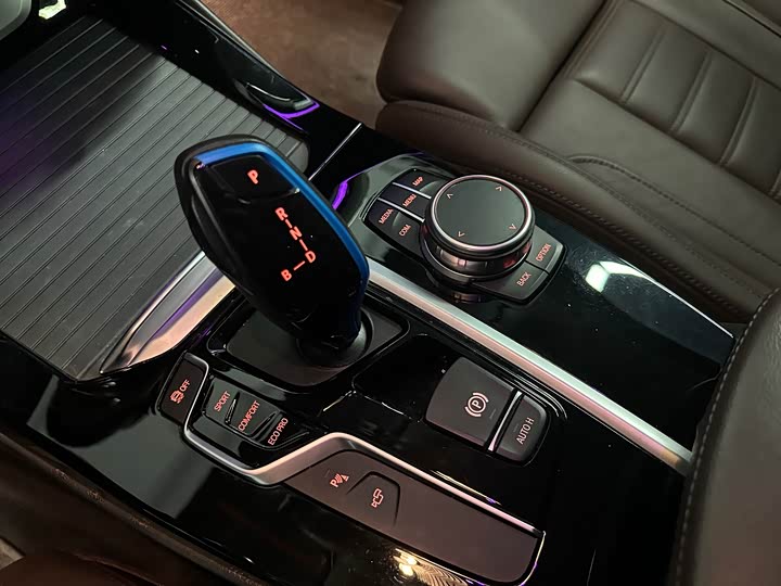 Фото 9 - BMW iX3