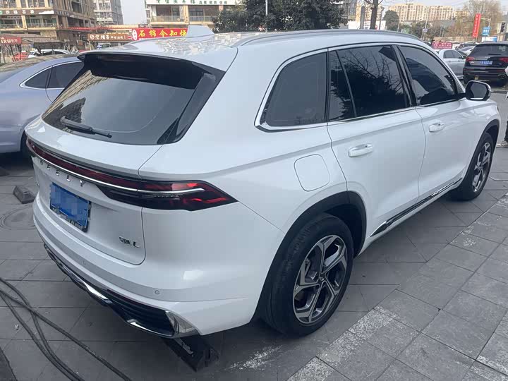 Фото 4 - Geely Monjaro