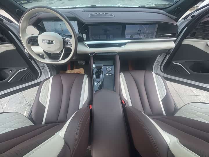 Фото 7 - Geely Monjaro