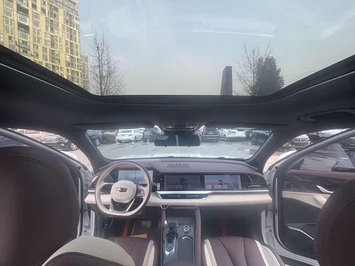 Фото 8 - Geely Monjaro