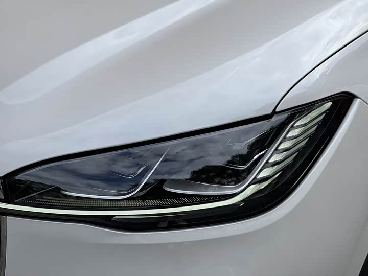 Фото 8 - Lincoln Corsair