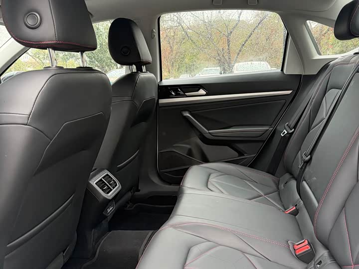 Фото 6 - Volkswagen Lavida