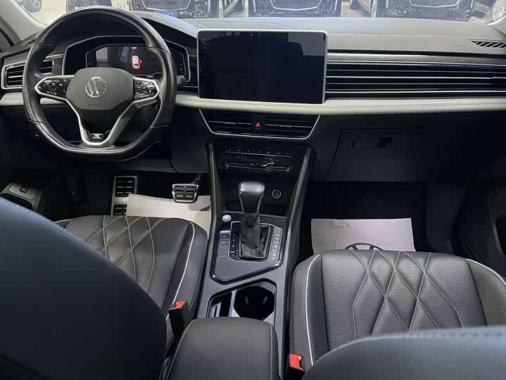 Фото 4 - Volkswagen Tiguan L Pro