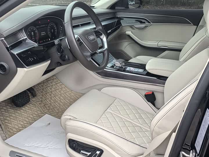 Фото 7 - Audi A8