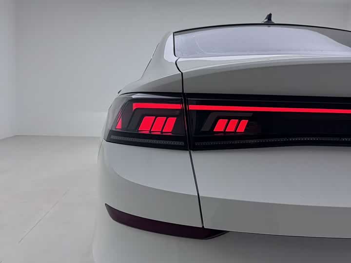 Фото 9 - Volkswagen Lamando L