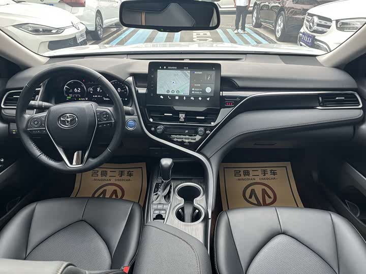 Фото 5 - Toyota Camry