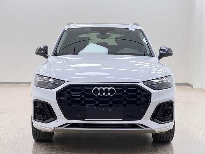 Фото 2 - Audi Q5L