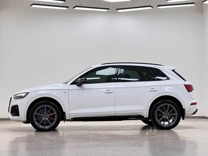 Фото 4 - Audi Q5L