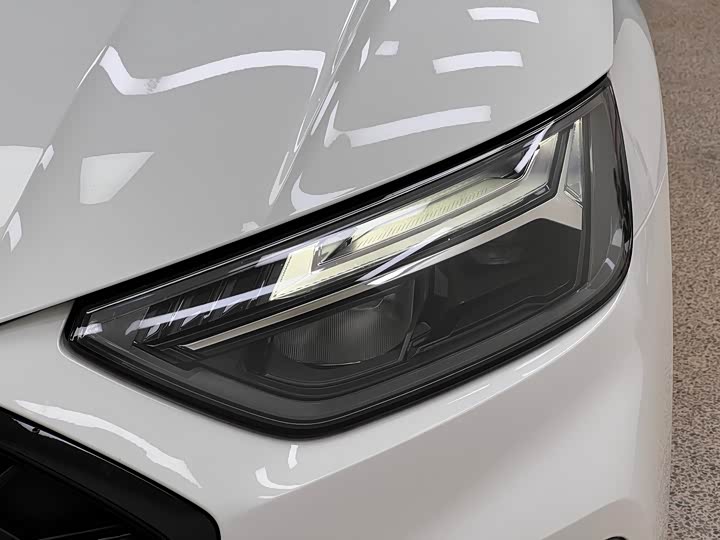 Фото 9 - Audi Q5L