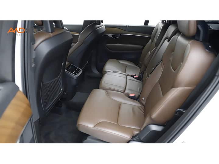 Фото 7 - Volvo XC90