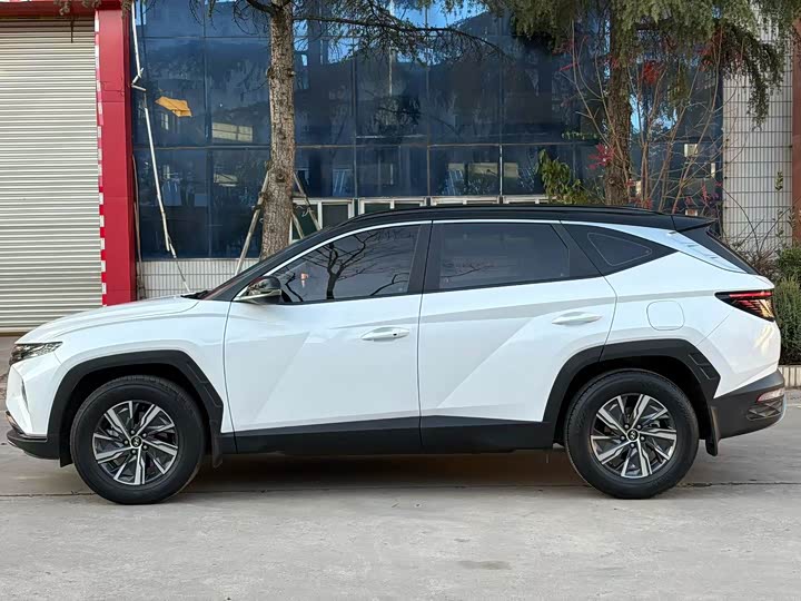 Фото 9 - Hyundai Tucson L