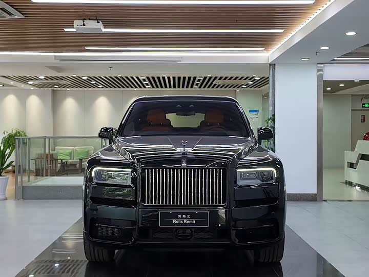 Фото 2 - Rolls-Royce Cullinan