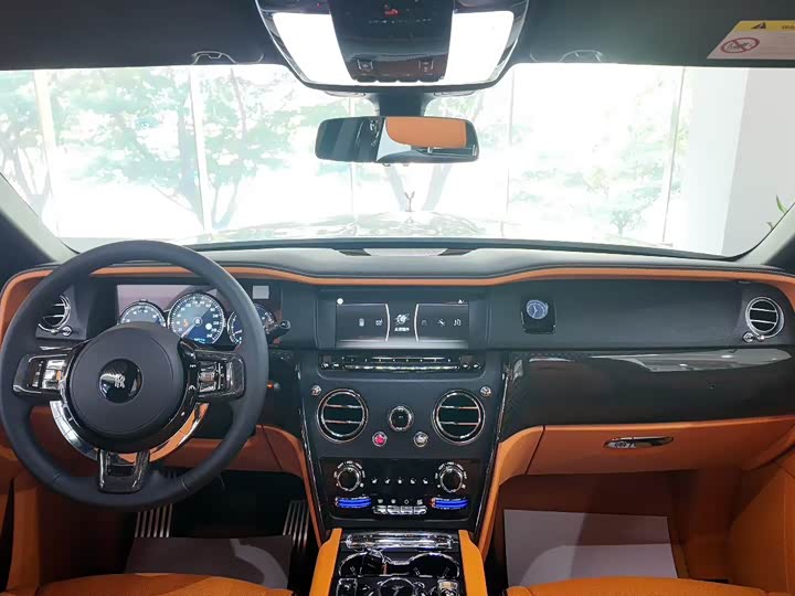 Фото 7 - Rolls-Royce Cullinan