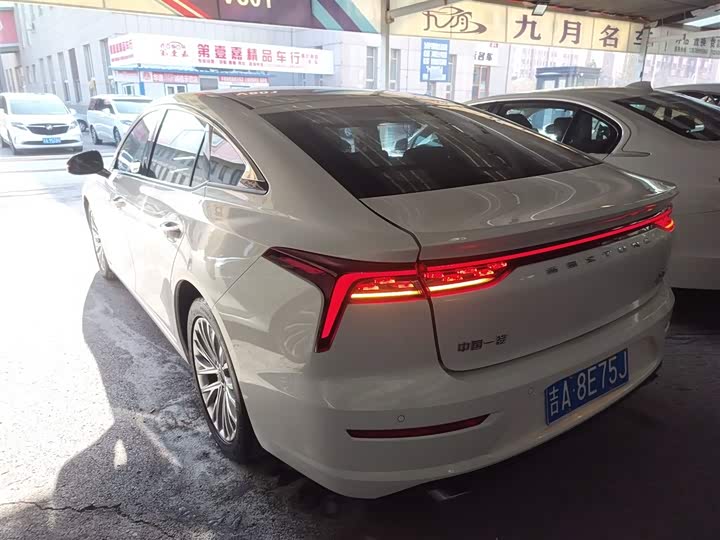 Фото 5 - Bestune B70