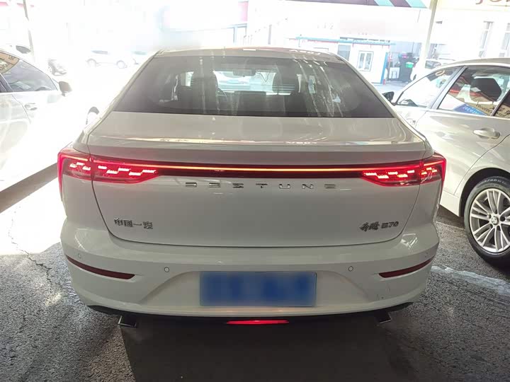 Фото 6 - Bestune B70