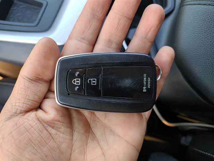 Фото 9 - Toyota Wildlander