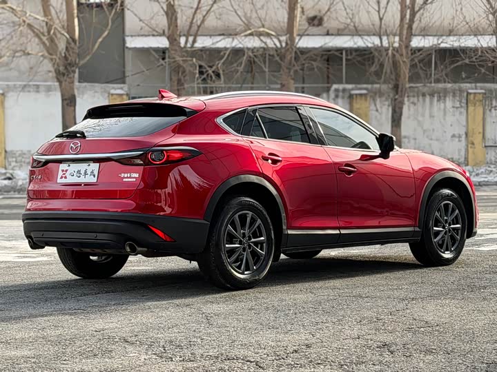 Фото 8 - Mazda CX-4