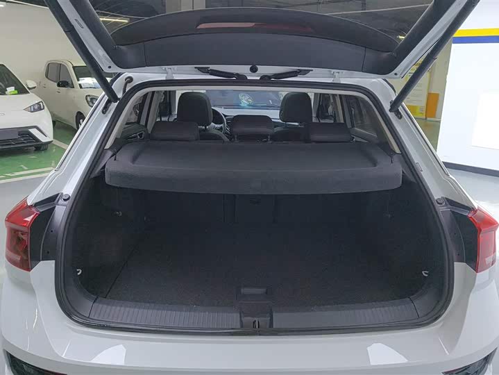 Фото 4 - Volkswagen T-Roc