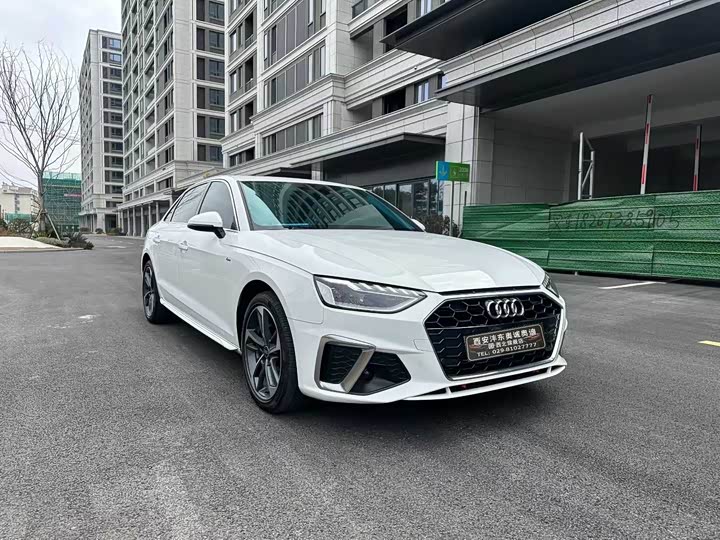 Фото 3 - Audi A4L