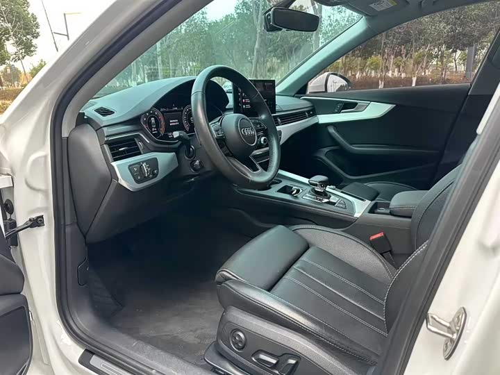 Фото 6 - Audi A4L