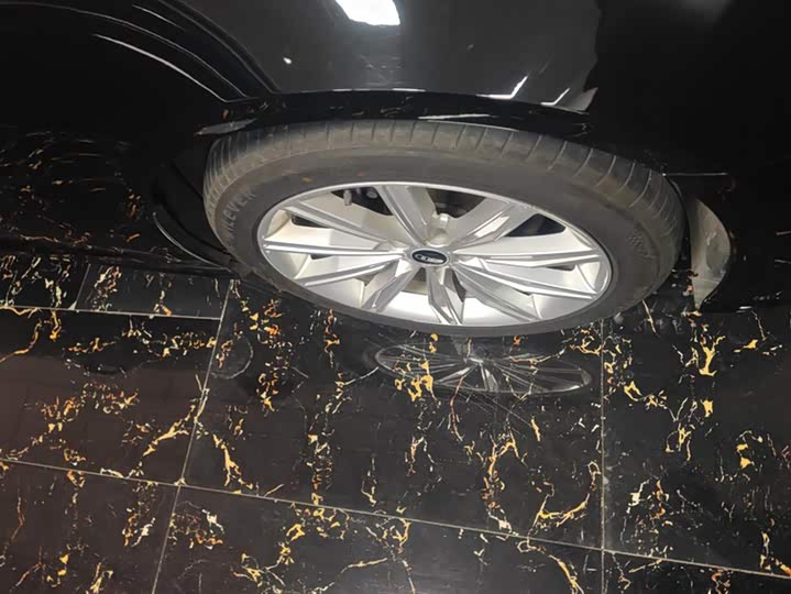 Фото 6 - Audi A6L