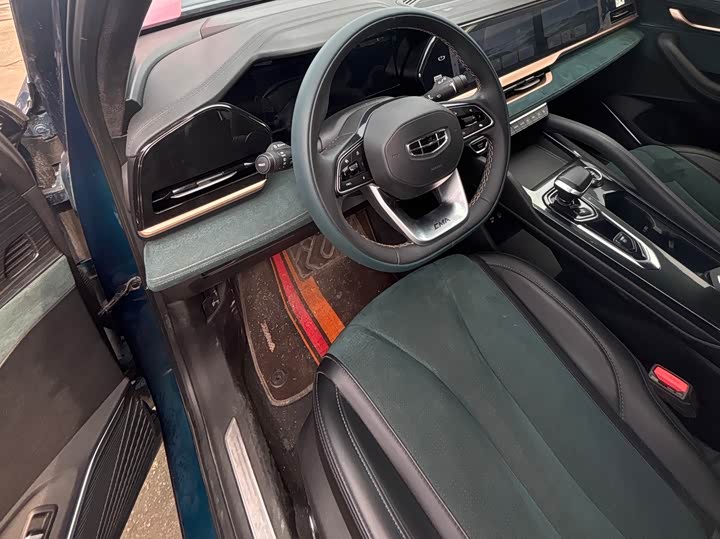 Фото 8 - Geely Monjaro