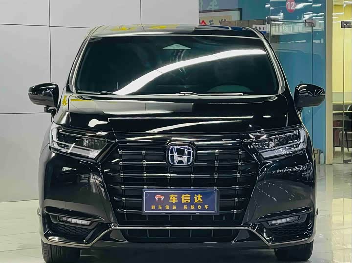 Фото 2 - Honda Elysion