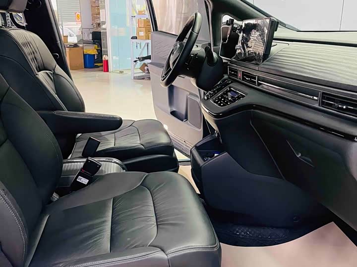 Фото 6 - Honda Elysion