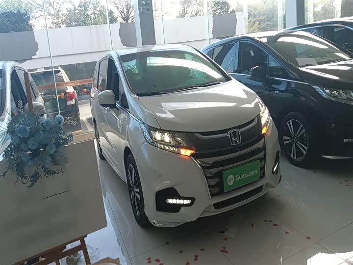 Фото 4 - Honda Odyssey