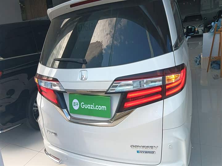 Фото 6 - Honda Odyssey