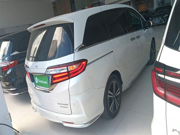 Фото 7 - Honda Odyssey