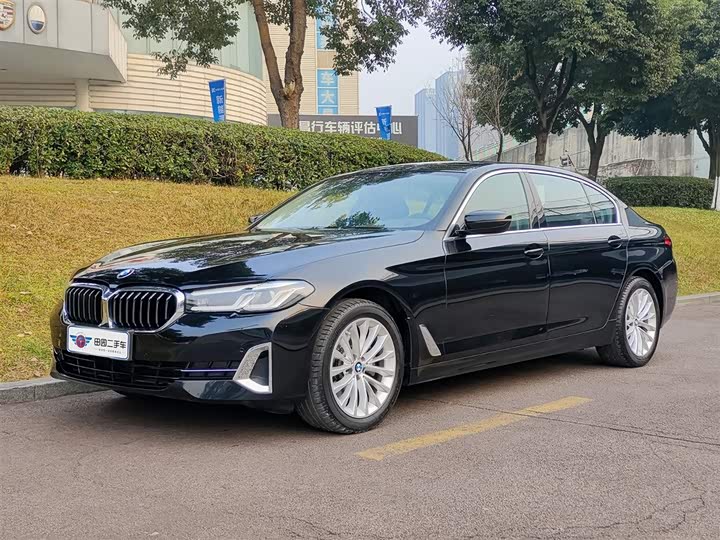 Фото 1 - BMW 5 Series