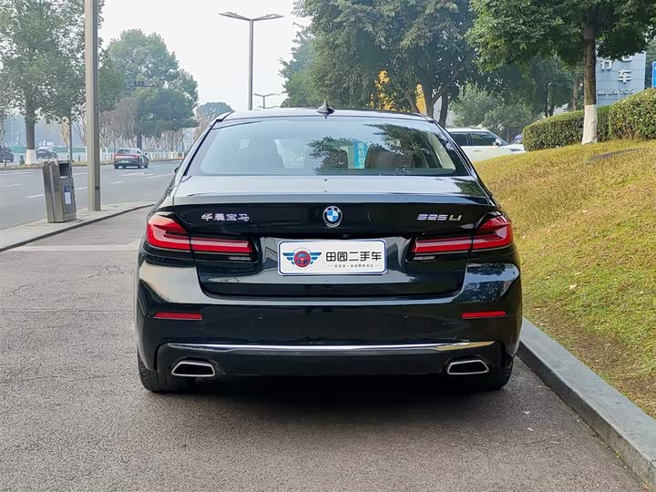 Фото 5 - BMW 5 Series