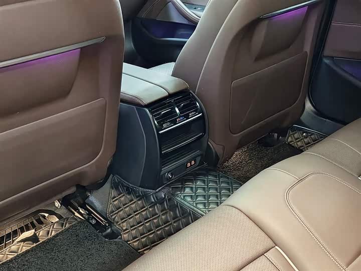 Фото 9 - BMW 5 Series