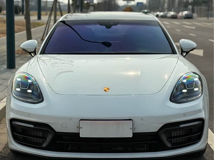 Фото 3 - Porsche Panamera