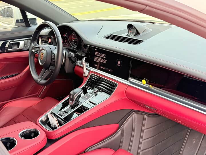 Фото 7 - Porsche Panamera