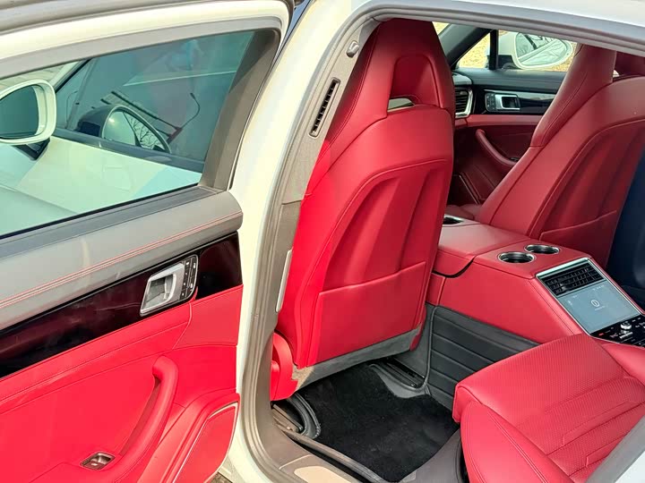 Фото 9 - Porsche Panamera