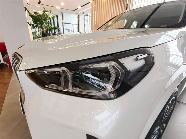 Фото 2 - BMW X1