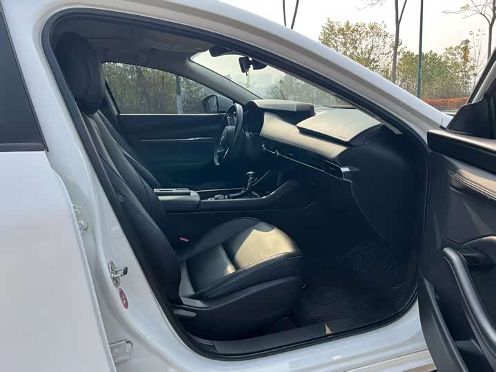 Фото 9 - Mazda 3 (Axela)