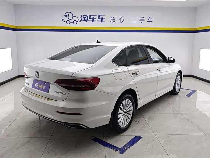 Фото 3 - Volkswagen Lavida